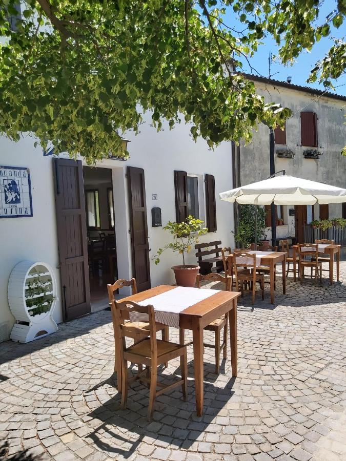 ホテル Locanda Delle Grotte Di Onferno ジェンマーノ エクステリア 写真