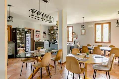 ホテル Locanda Delle Grotte Di Onferno ジェンマーノ エクステリア 写真